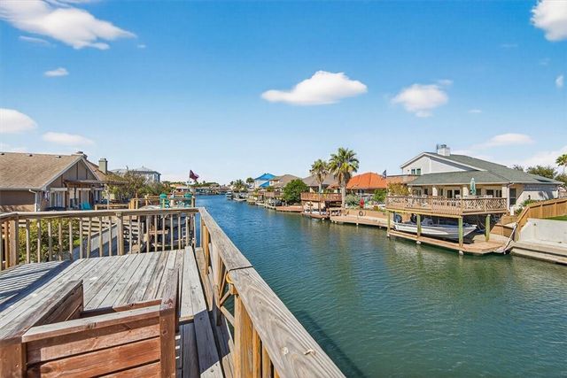 13822 Brigantine Dr, Corpus Christi, TX 78418