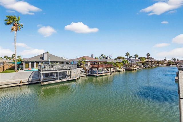13822 Brigantine Dr, Corpus Christi, TX 78418
