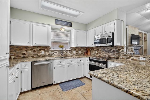 13822 Brigantine Dr, Corpus Christi, TX 78418