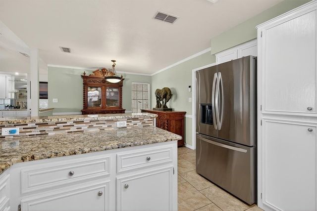 13822 Brigantine Dr, Corpus Christi, TX 78418