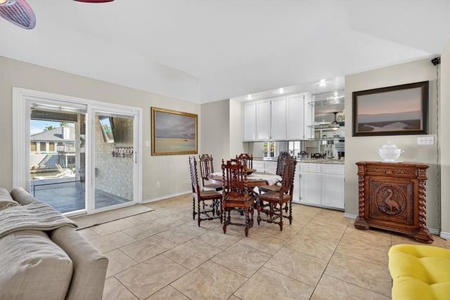 13822 Brigantine Dr, Corpus Christi, TX 78418