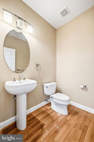 950 BORTONS LANDING RD, Moorestown, NJ 08057