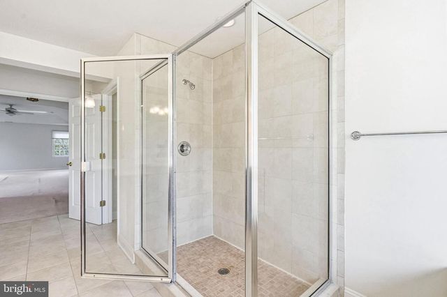 950 BORTONS LANDING RD, Moorestown, NJ 08057