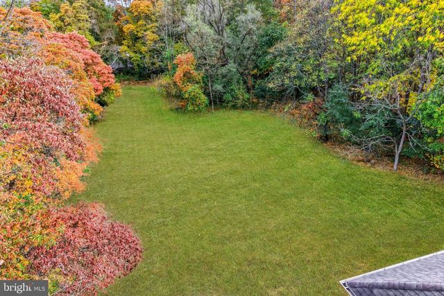 950 BORTONS LANDING RD, Moorestown, NJ 08057