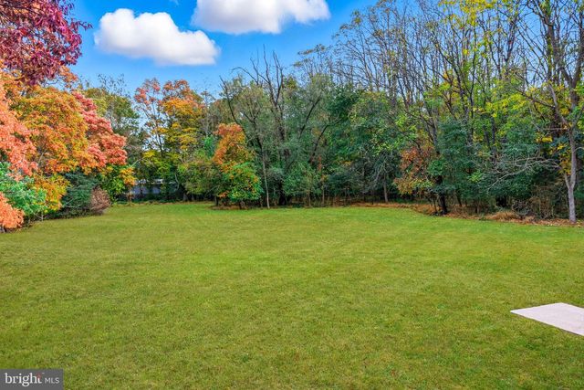 950 BORTONS LANDING RD, Moorestown, NJ 08057