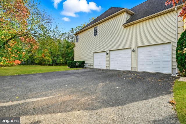 950 BORTONS LANDING RD, Moorestown, NJ 08057