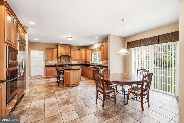 950 BORTONS LANDING RD, Moorestown, NJ 08057