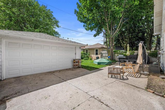 2261 N 59th STREET, Milwaukee, WI 53208