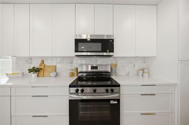 615 E DAVIS BOULEVARD, Tampa, FL 33606