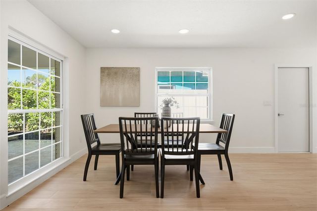 615 E DAVIS BOULEVARD, Tampa, FL 33606