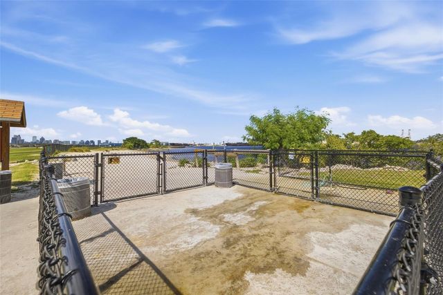 615 E DAVIS BOULEVARD, Tampa, FL 33606