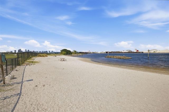 615 E DAVIS BOULEVARD, Tampa, FL 33606