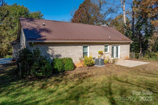 2693 Farmland Acres Road, Morganton, NC 28655