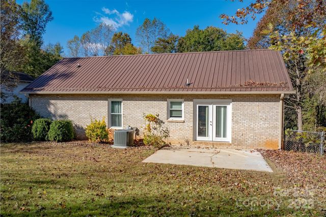 2693 Farmland Acres Road, Morganton, NC 28655