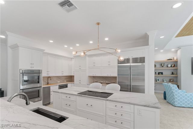 800 Ashburton DR, Naples, FL 34110