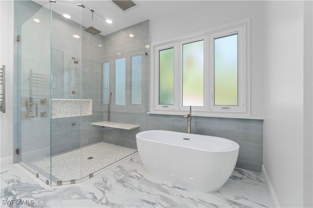 800 Ashburton DR, Naples, FL 34110