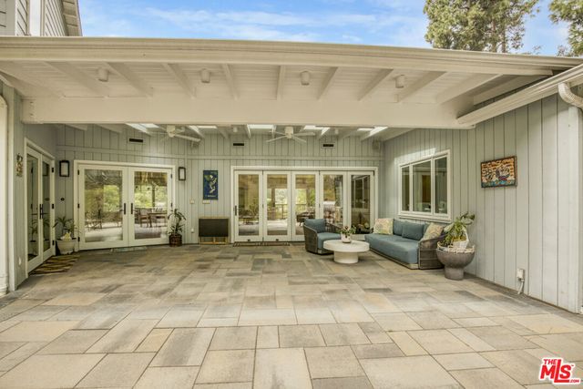 1250 Roscomare Road, Los Angeles, CA 90077