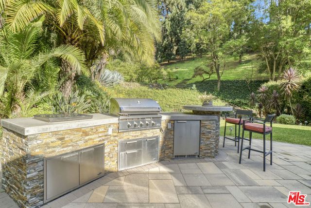 1250 Roscomare Road, Los Angeles, CA 90077