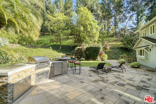 1250 Roscomare Road, Los Angeles, CA 90077