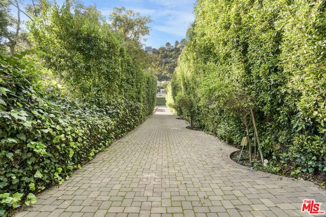 1250 Roscomare Road, Los Angeles, CA 90077