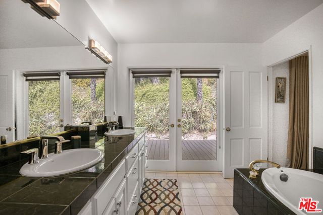 1250 Roscomare Road, Los Angeles, CA 90077