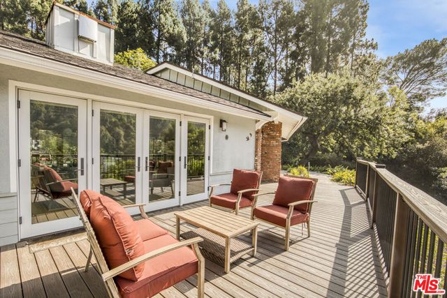 1250 Roscomare Road, Los Angeles, CA 90077