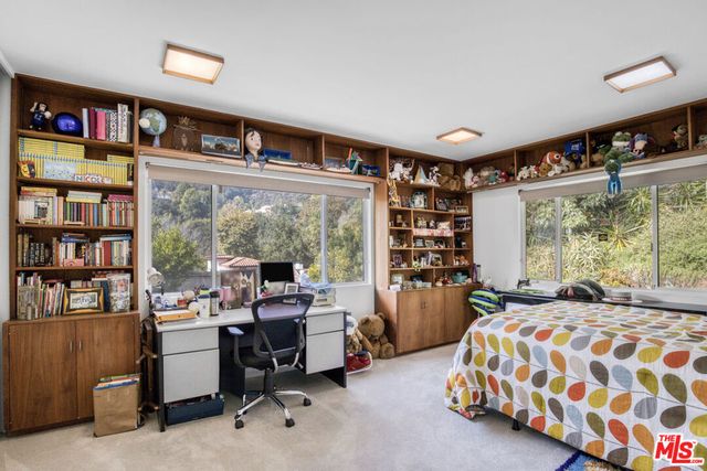 1250 Roscomare Road, Los Angeles, CA 90077