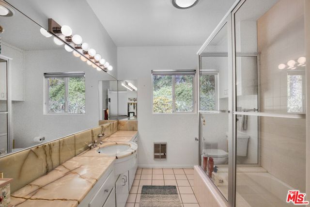 1250 Roscomare Road, Los Angeles, CA 90077