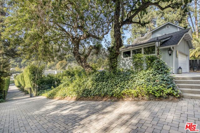 1250 Roscomare Road, Los Angeles, CA 90077