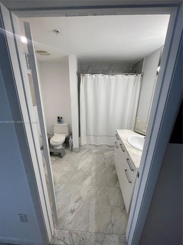 253 NE 2nd St 223, Miami, FL 33132