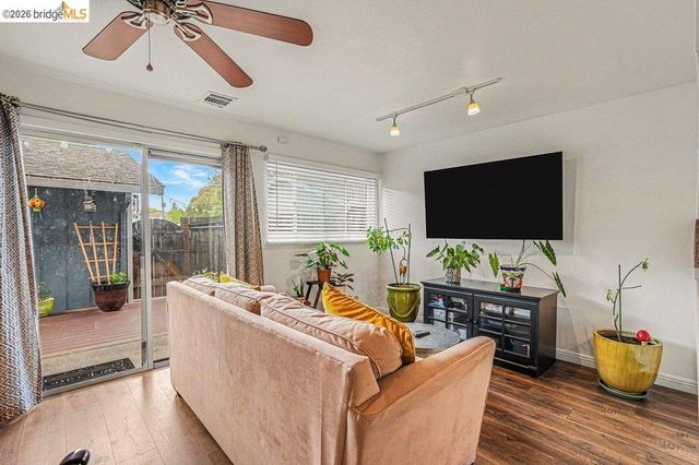 1454 Newhall Pkwy, Concord, CA 94521