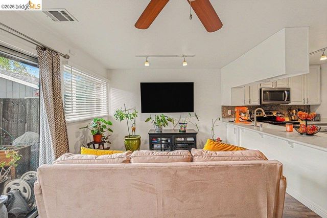 1454 Newhall Pkwy, Concord, CA 94521