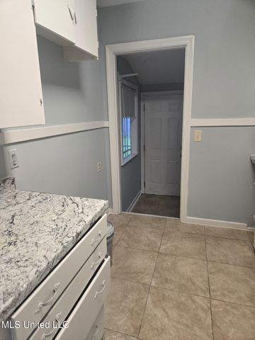530 Avalon Road, Jackson, MS 39206
