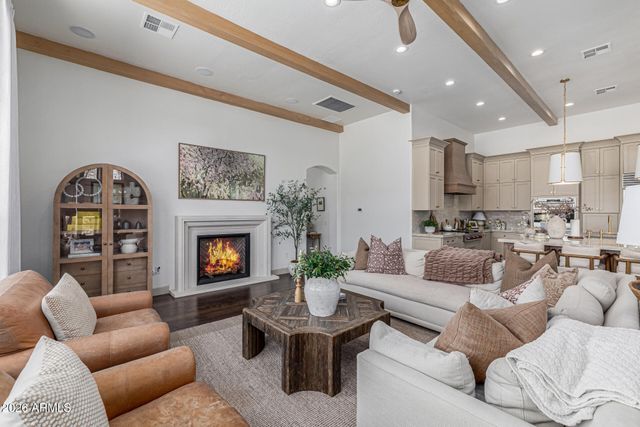 2816 E CLARK Drive, Gilbert, AZ 85297