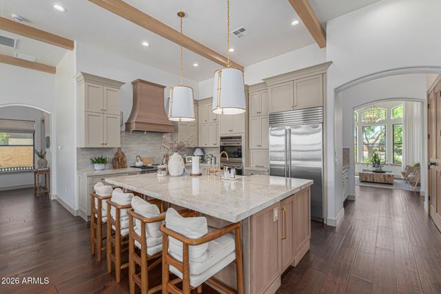 2816 E CLARK Drive, Gilbert, AZ 85297