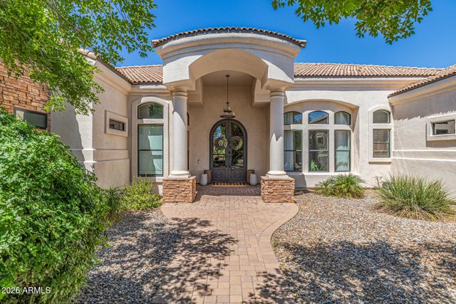 2816 E CLARK Drive, Gilbert, AZ 85297