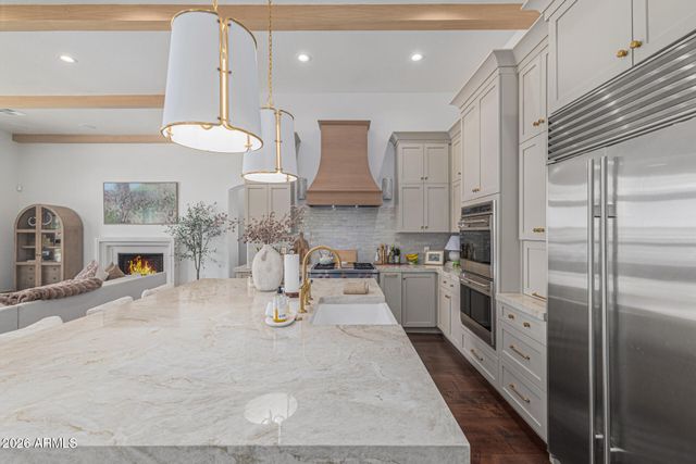 2816 E CLARK Drive, Gilbert, AZ 85297