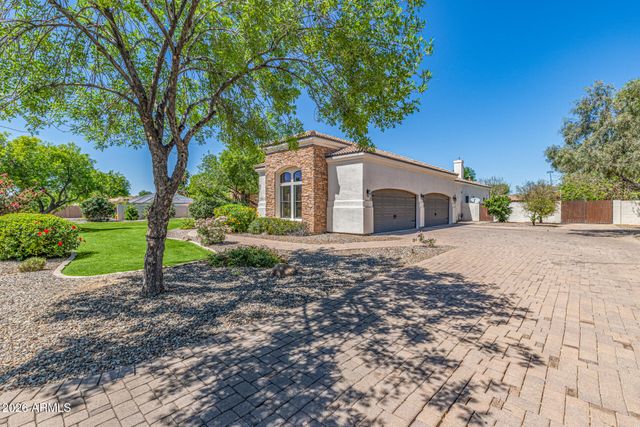 2816 E CLARK Drive, Gilbert, AZ 85297