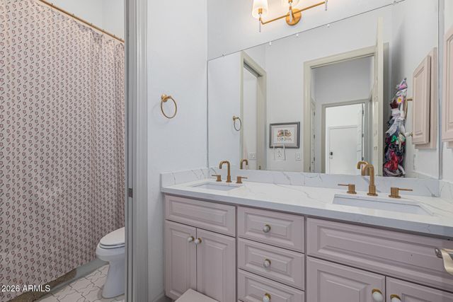 2816 E CLARK Drive, Gilbert, AZ 85297