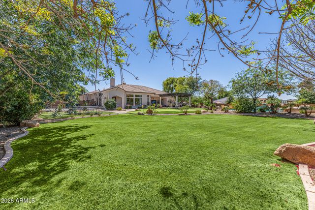 2816 E CLARK Drive, Gilbert, AZ 85297