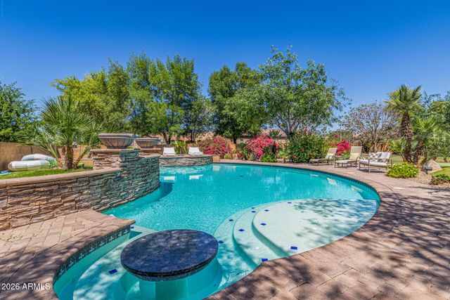 2816 E CLARK Drive, Gilbert, AZ 85297
