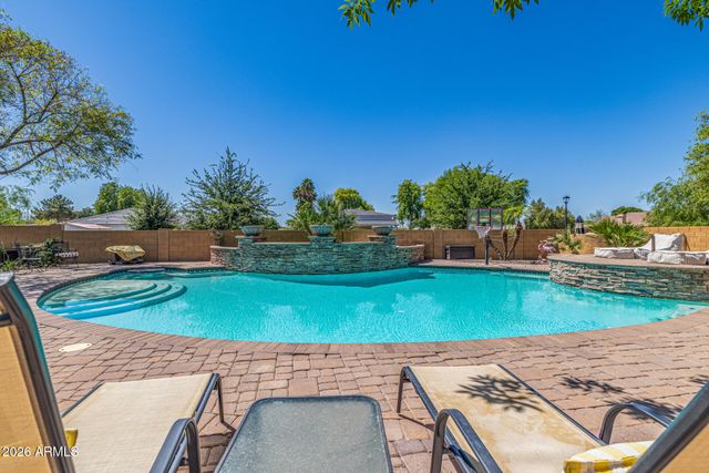2816 E CLARK Drive, Gilbert, AZ 85297