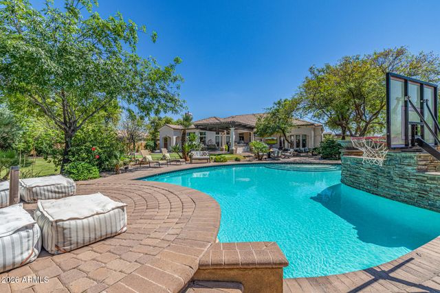 2816 E CLARK Drive, Gilbert, AZ 85297