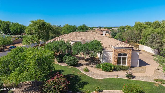2816 E CLARK Drive, Gilbert, AZ 85297