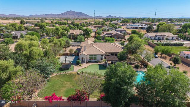 2816 E CLARK Drive, Gilbert, AZ 85297