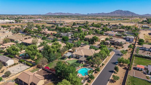 2816 E CLARK Drive, Gilbert, AZ 85297
