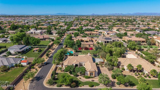 2816 E CLARK Drive, Gilbert, AZ 85297