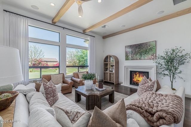 2816 E CLARK Drive, Gilbert, AZ 85297