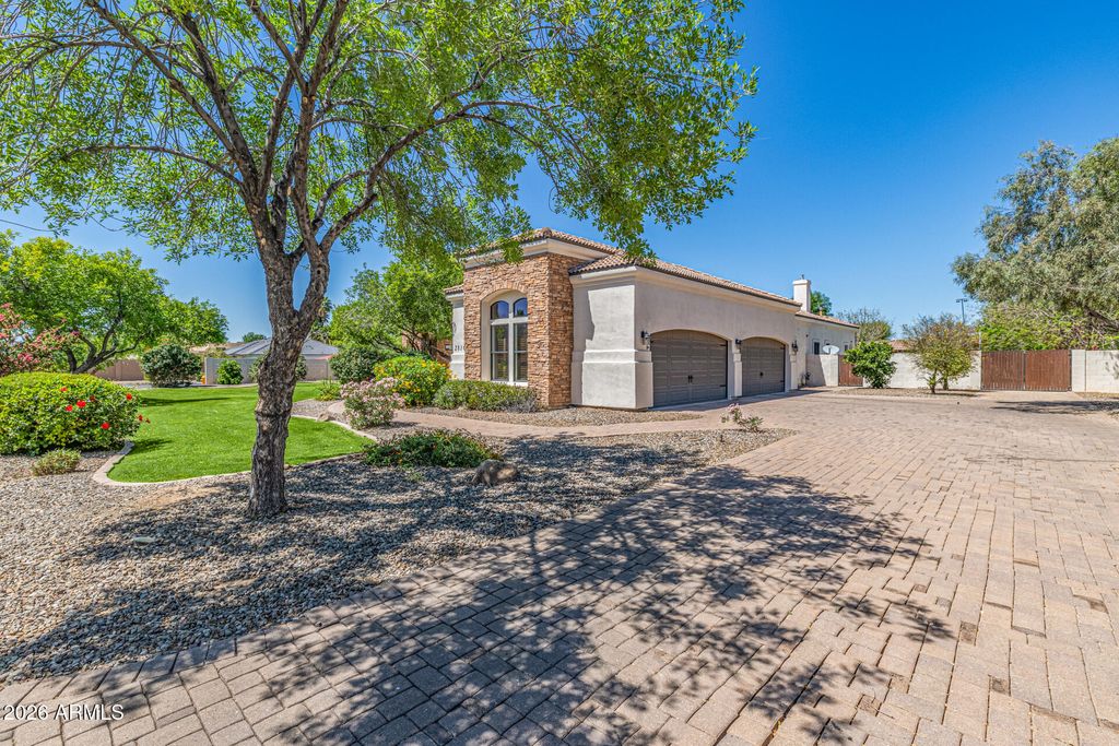 2816 E CLARK Drive, Gilbert, AZ 85297 — photo 3