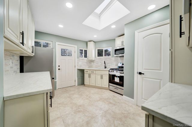 1852 E 34th Street, Brooklyn, NY 11234